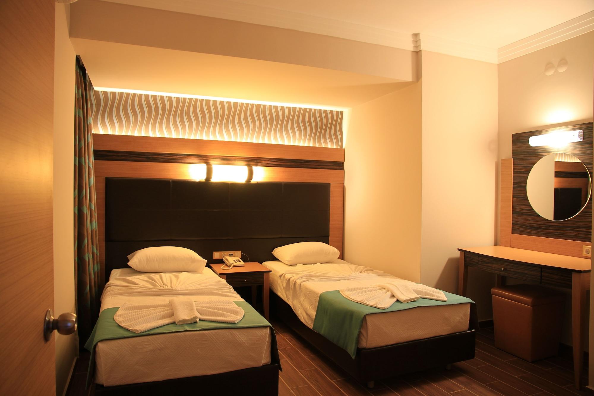 Club Alpina Hotell Marmaris Exteriör bild
