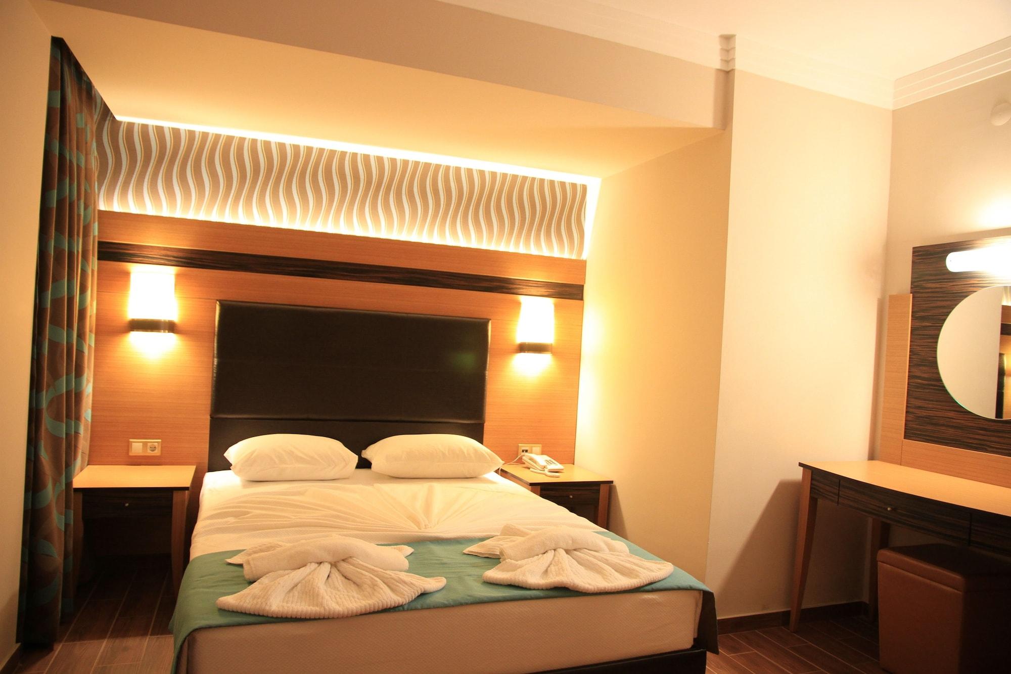 Club Alpina Hotell Marmaris Exteriör bild